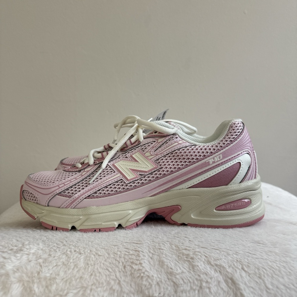 New Balance 740 Pink Women's Sneakers - NWT